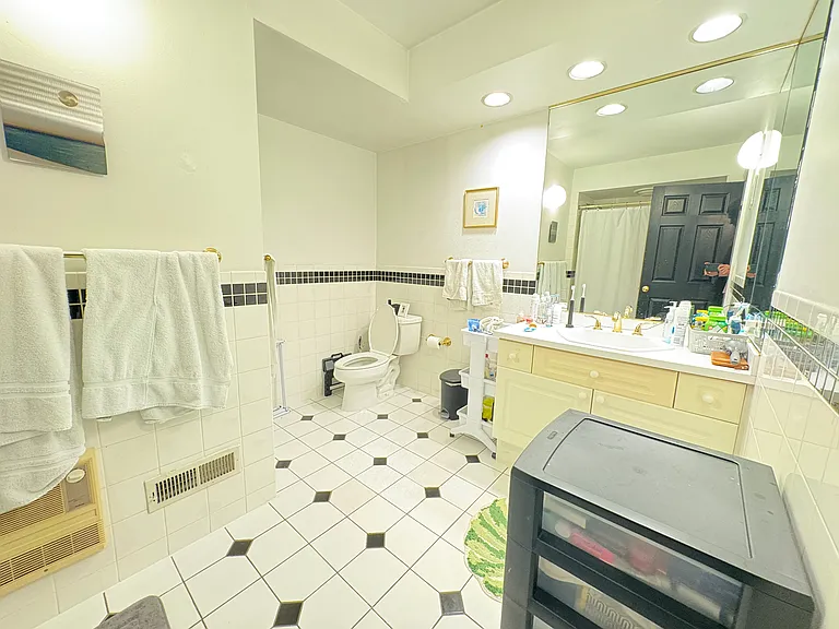2852 N Southport Ave #2M — Photo 6