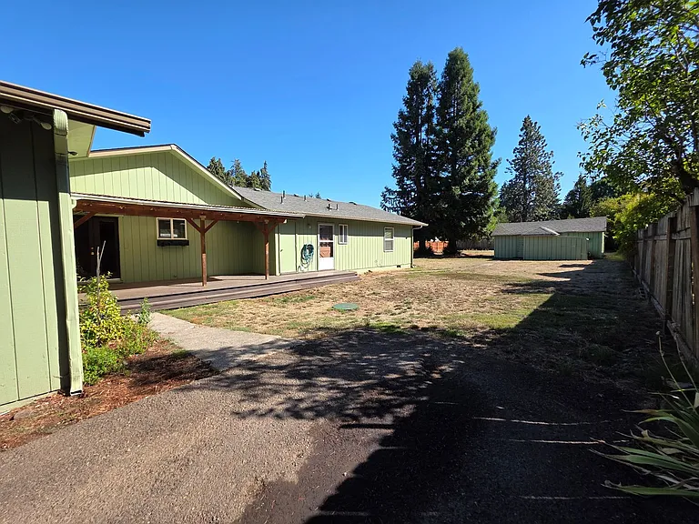 300 Federal Ln — Photo 14