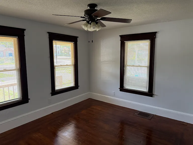 694 Enfield St #694 — Photo 10