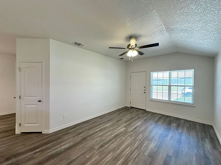 234B Dolphin Dr — Photo 5