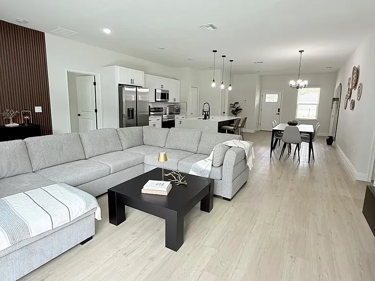 470 Marion Oaks Dr — Photo 3