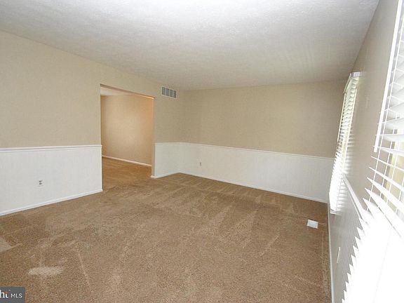 5th image of 806 Fairwind Dr