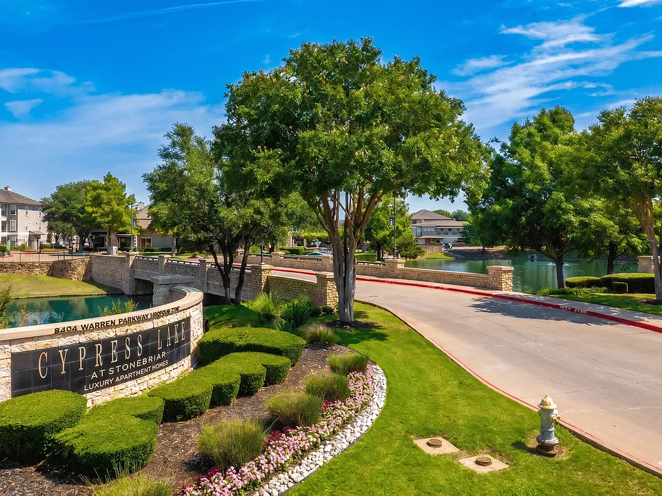 Cypress Lake at Stonebriar Apartments