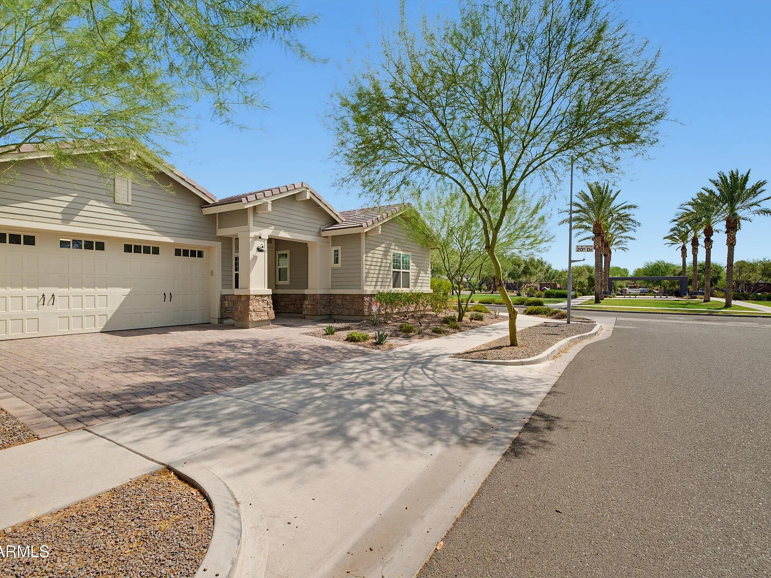 4 bed, 3.5 bath, 3161 sqft, $4,700 — Photo 4
