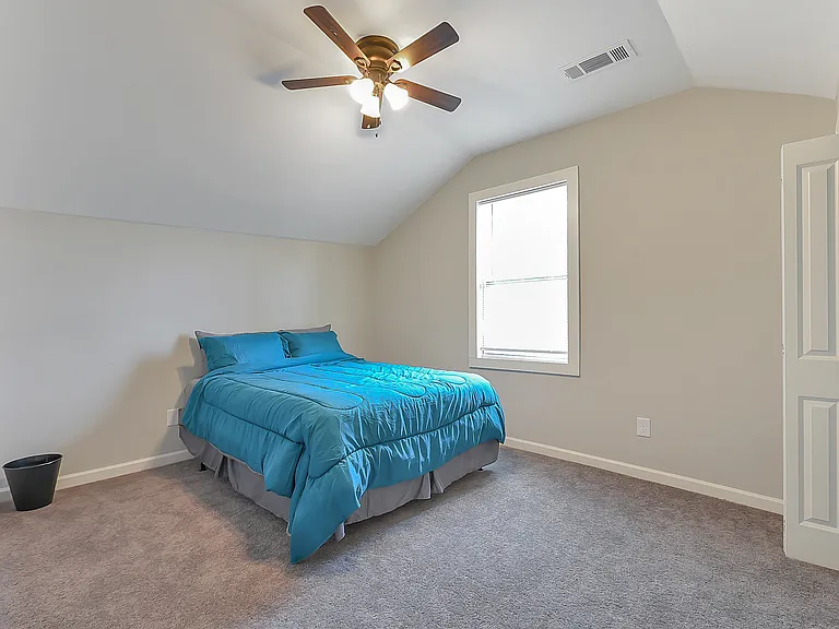 1378 Lakewood Ave SE — Photo 15