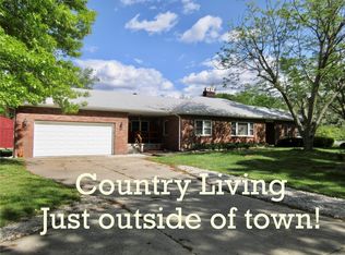 2316 Staunton Rd, Troy, IL 62294