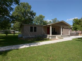 223 E 2nd St, Ramsey, IL 62080