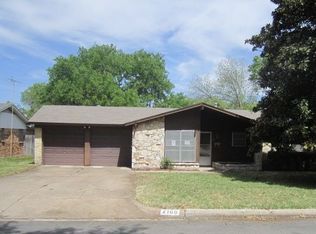 2100 York Dr, Edgecliff Village, TX 76134