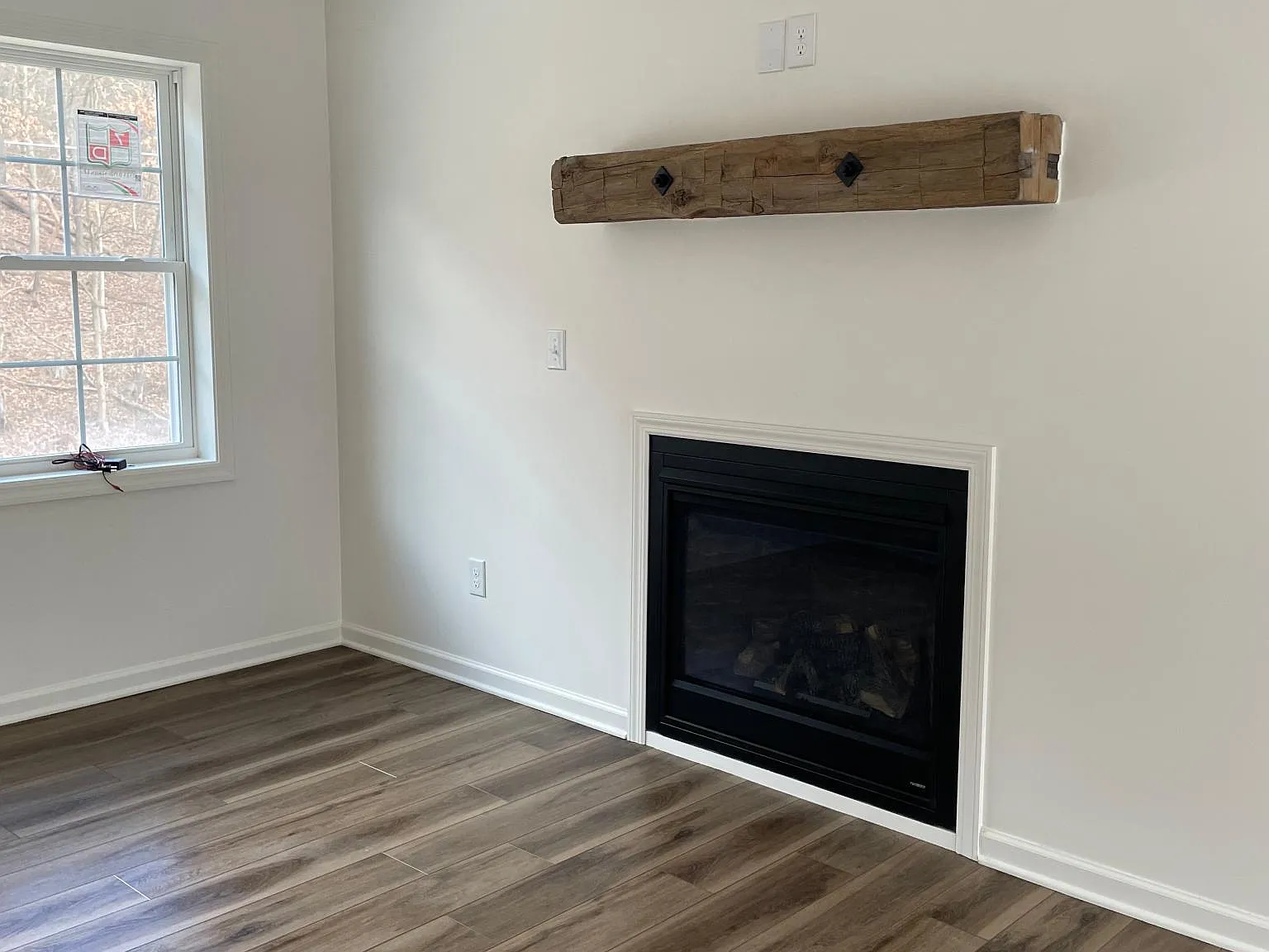 3 bed, 2.5 bath, 1381 sqft, $2,500 — Photo 3