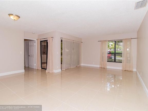 4th image of 3470 NW 47th Ave