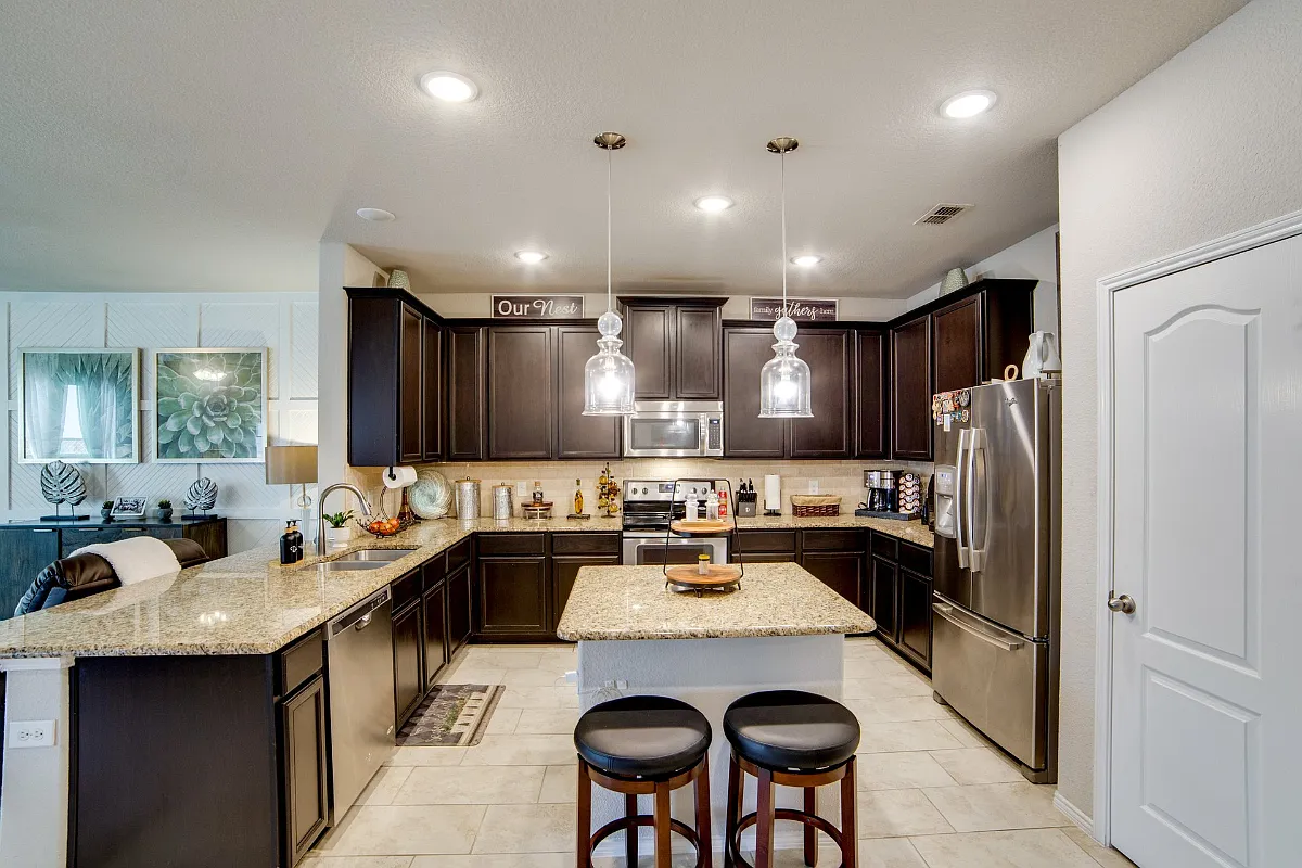 3 bed, $3,650 — Photo 3