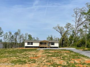 204 Community Dr, Madisonville, TN 37354