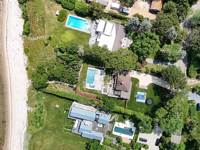 223 Kings Point Rd — Photo 5