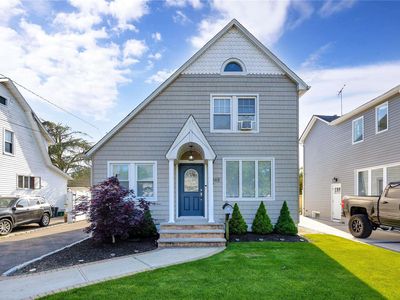 2448 S Saint Marks Avenue, Bellmore, NY, 11710