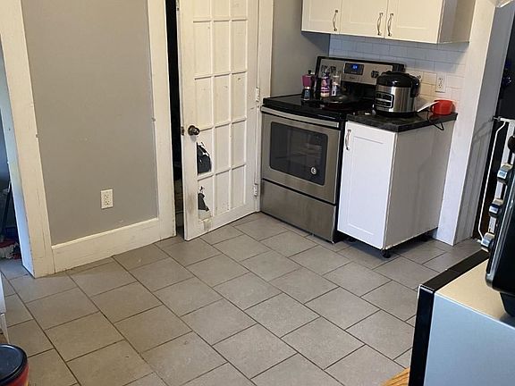 5th image of 225 N Logan St