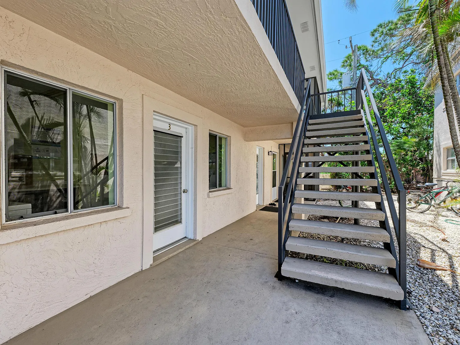 2 bed, 867 sqft, $1,800 — Photo 3