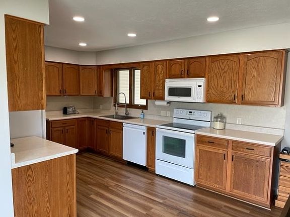 3rd image of 4111 Central Ave