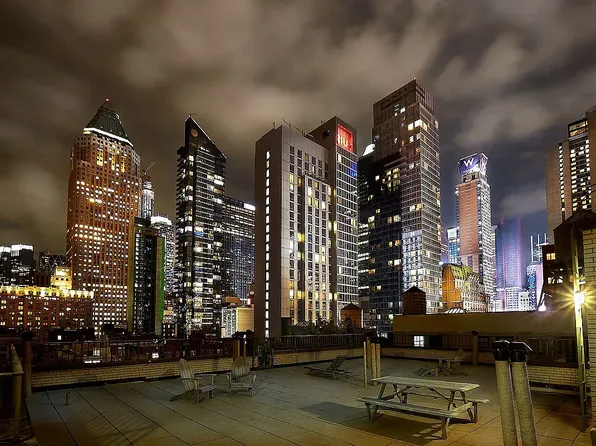 325 West 45th Street image 6 of 10