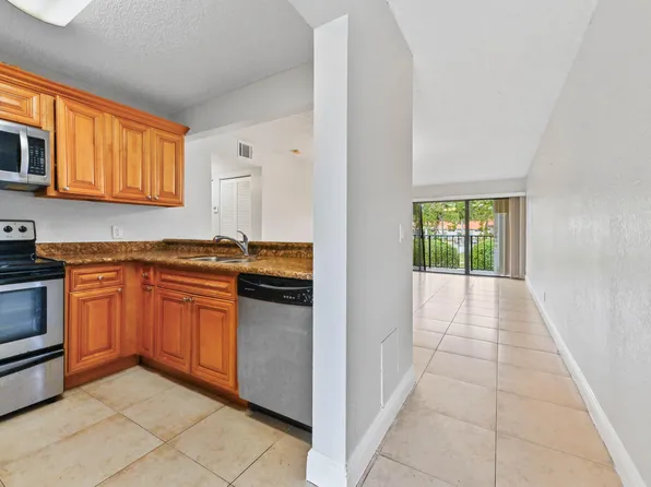 1445 Lake Crystal Drive #F, West Palm Beach, FL 33411