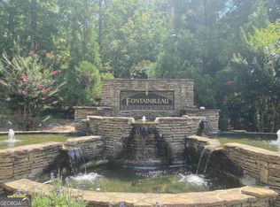 2086 Fontainbleau Dr, Conyers, GA