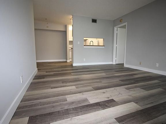 3rd image of 6328 Chasewood Dr APT B