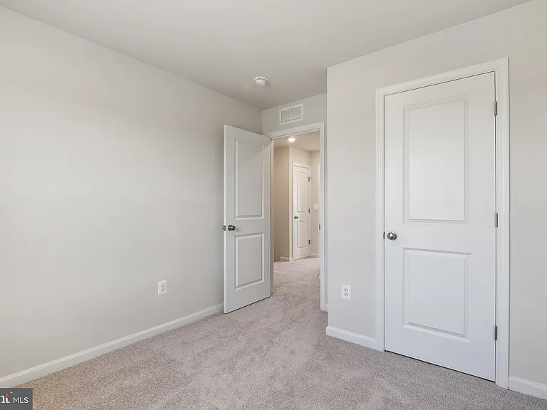105 Milburn Dr — Photo 24