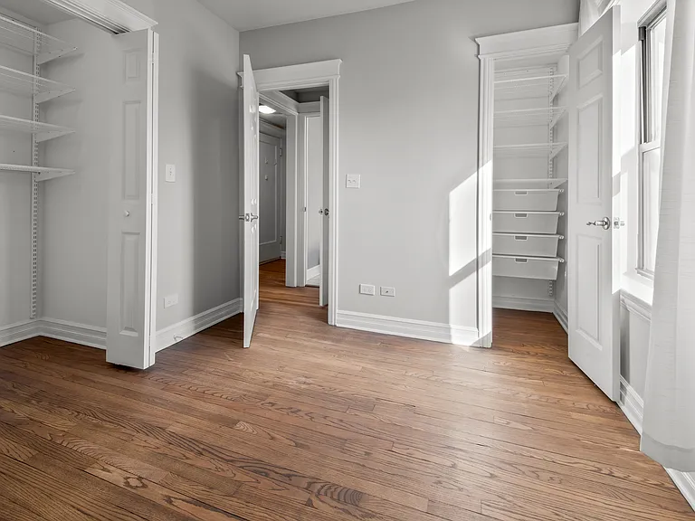 2211 W Winona St #1 — Photo 14