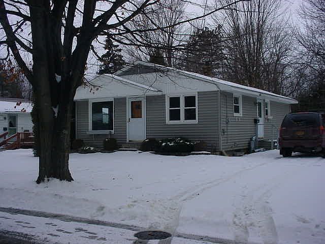 1st image of 33 Scott Dr
