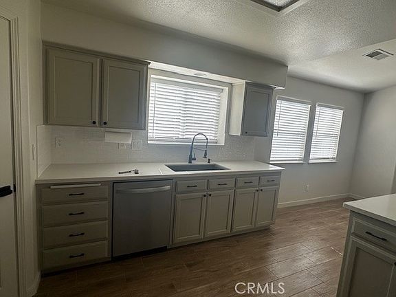 2nd image of 954 Calaveras St