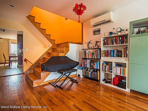 4th image of 360 Montreal Ave