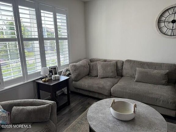 2nd image of 17 Fullrigger Avenue
