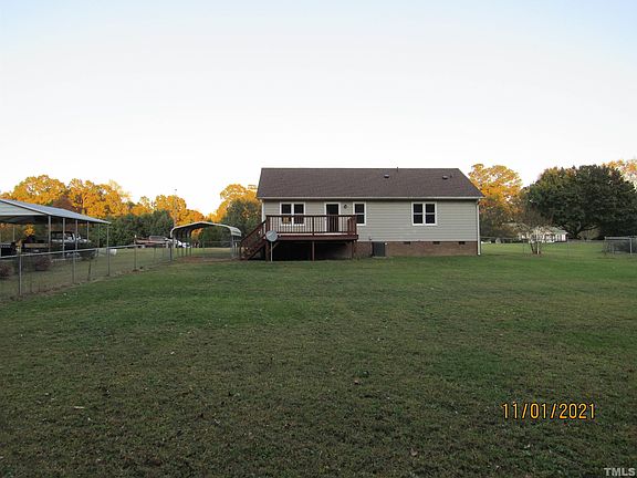 3rd image of 445 Marshall Ln