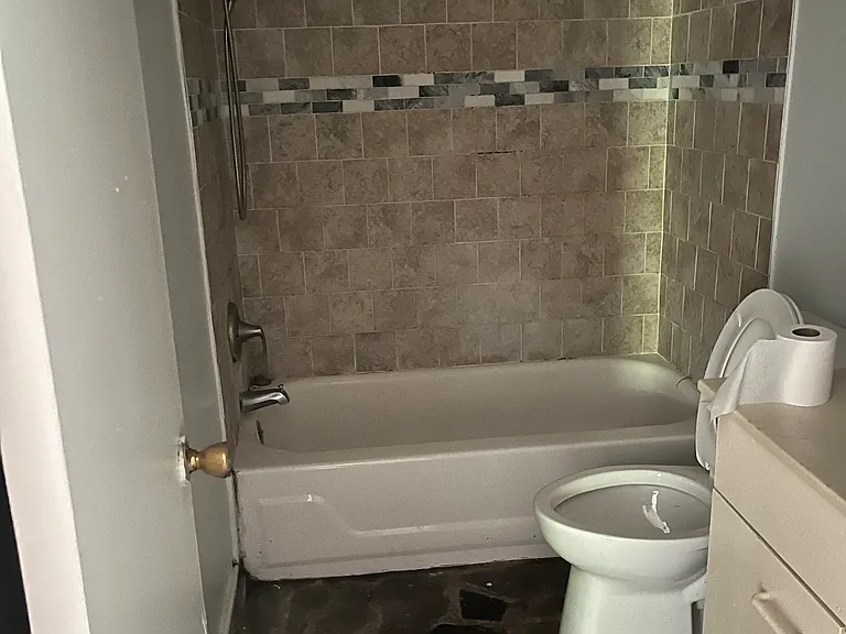 409 Summit Rd — Photo 2