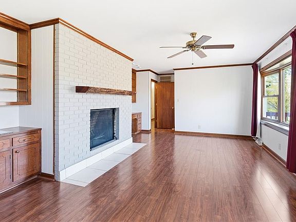 3rd image of 519 Riverside Dr