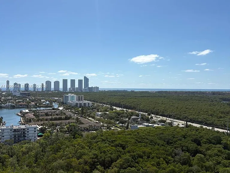 16385 Biscayne Blvd #2118 — Photo 25