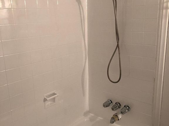 3rd image of 1192 N Kingsley Dr