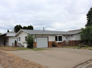 707 Windham Sq, Glendive, MT 59330