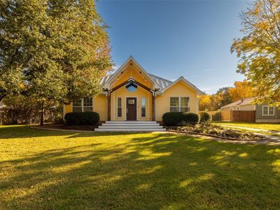732 Forest St, Grapevine, TX, 76051