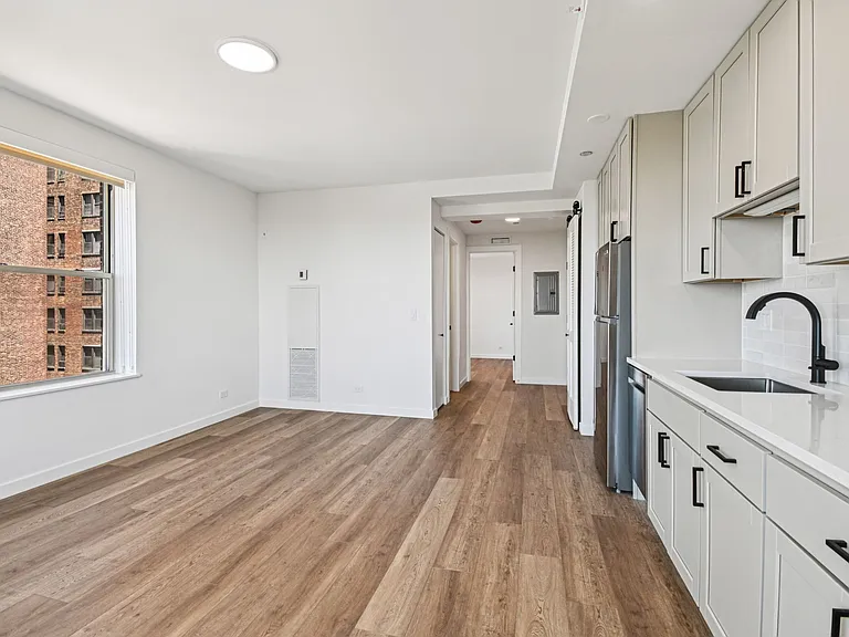The Nest at Lincoln Park West — Photo 64