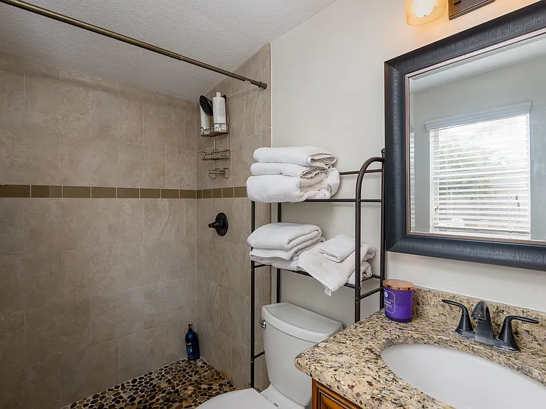 2407 S Harold Ave — Photo 14