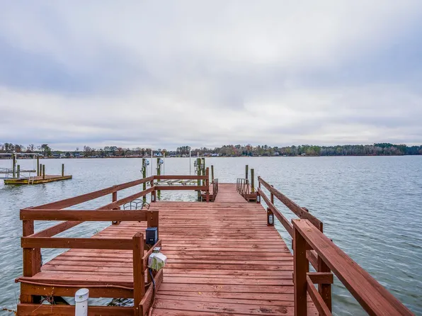 1113 Newberry Shores Dr, Prosperity, SC 29127