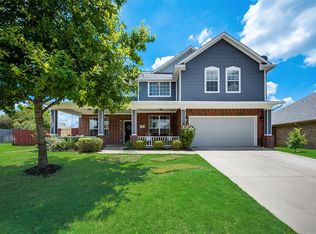 916 Valley Ridge Ct, Burleson, TX 76028