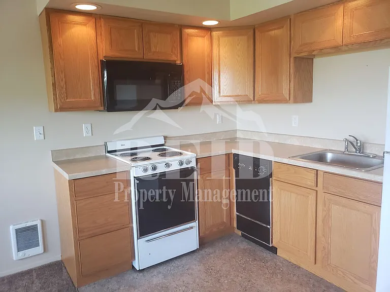 505 S Summit Ave #A-D — Photo 9