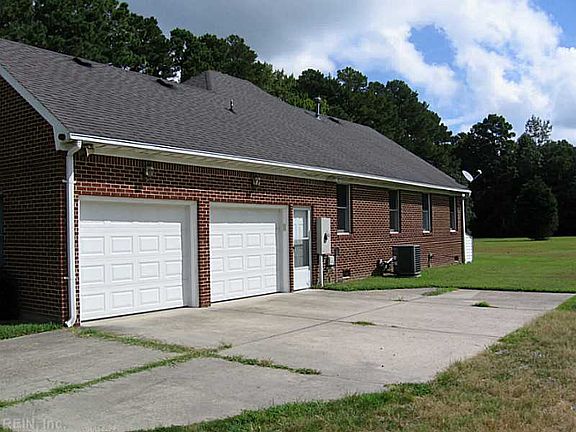 3rd image of 17245 Longview Dr