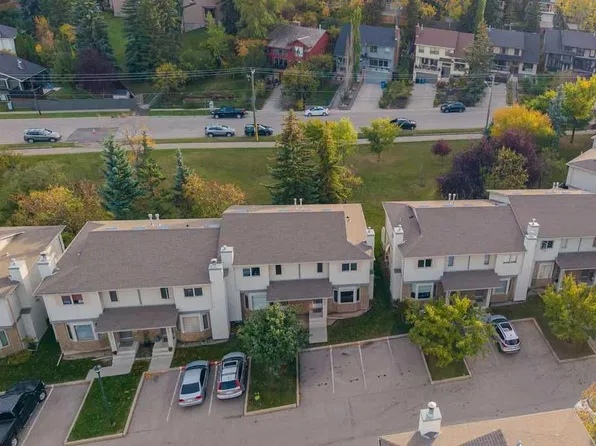 109 N Patina Park SW, Calgary, AB T3H 3E2