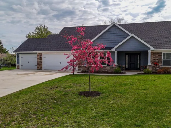 113 Paul Ct, Roanoke, IN 46783