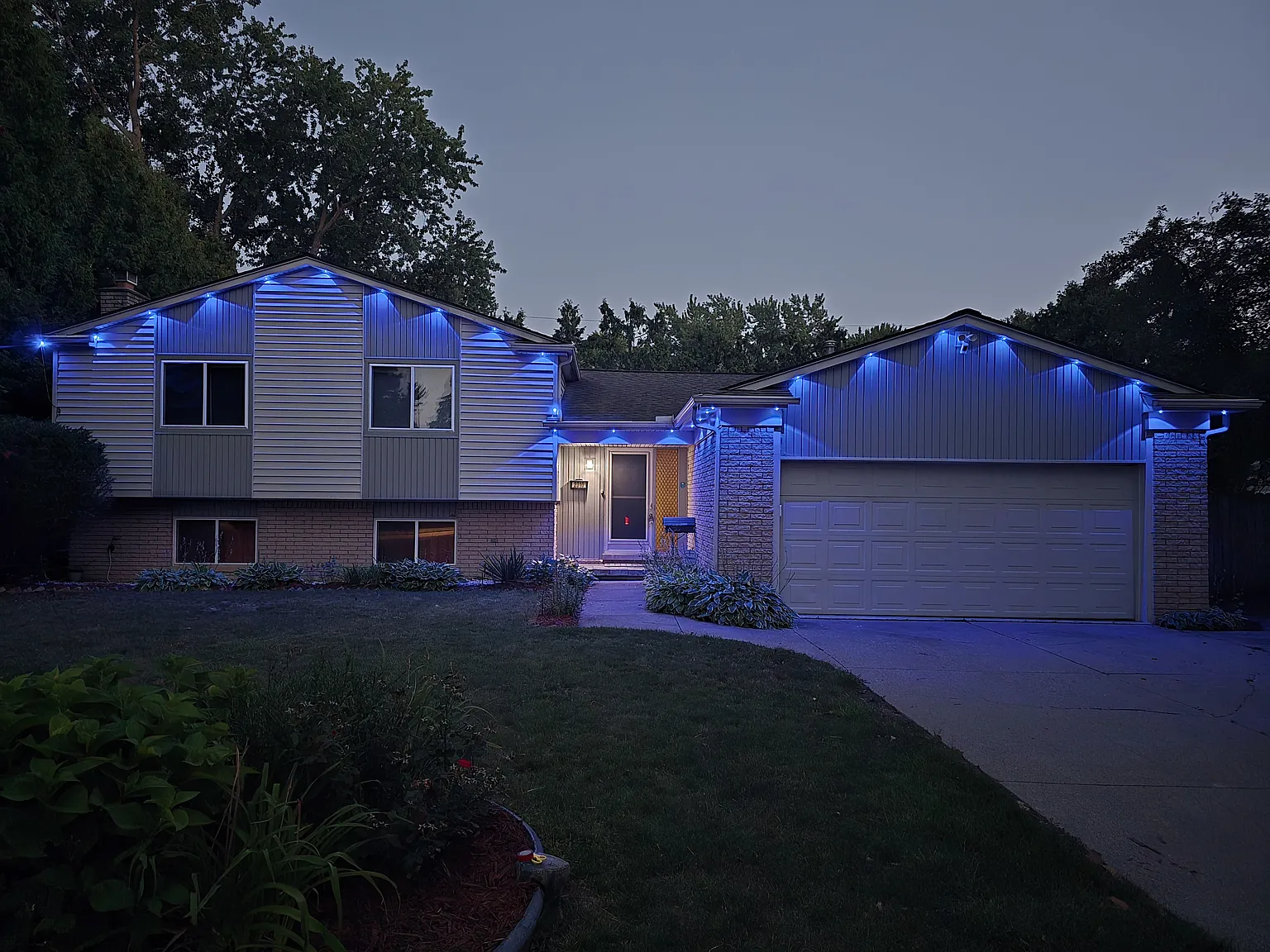 4 bed, 2995 sqft, $3,300 — Photo 4