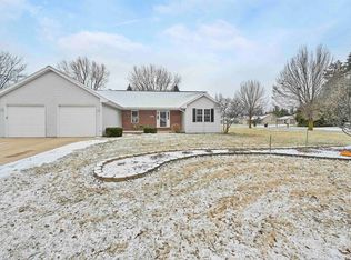 2855 Weeping Willow Dr, Green Bay, WI 54313