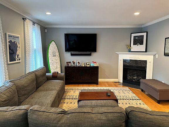3rd image of 142 Myrtle St #2