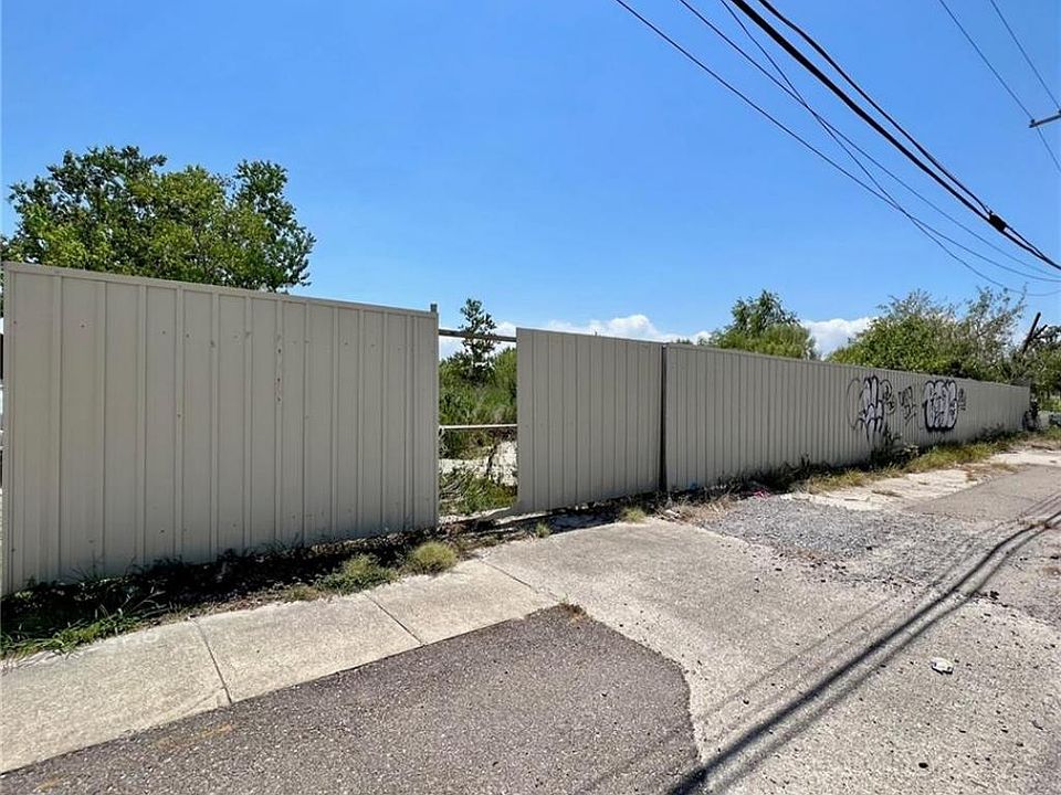 2nd image of 13200 Hayne Blvd